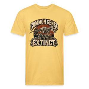 Common Sense Is Extinct – Men’s Fitted Graphic T-Shirt - pastel yellow