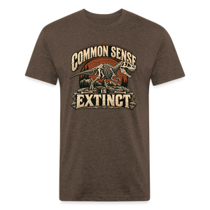 Common Sense Is Extinct – Men’s Fitted Graphic T-Shirt - heather espresso