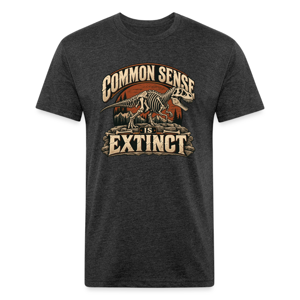 Common Sense Is Extinct – Men’s Fitted Graphic T-Shirt - heather black
