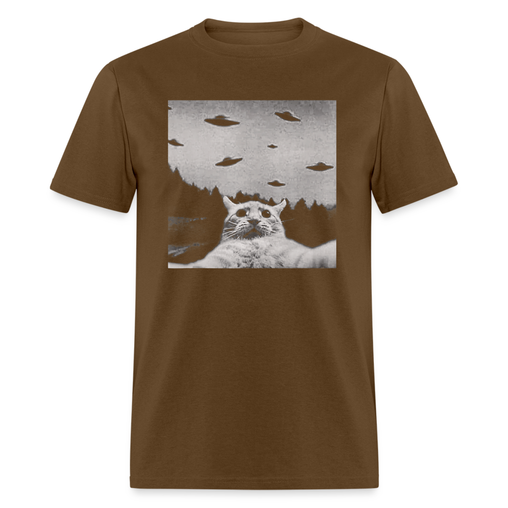 Cat Taking a Selfie UFOs Funny Classic T-Shirt - brown