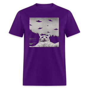 Cat Taking a Selfie UFOs Funny Classic T-Shirt - purple